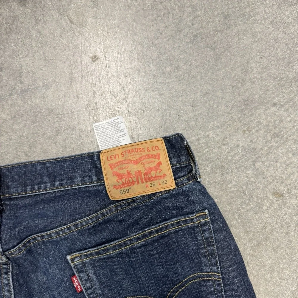 Levi's 559 Jeans Mens 36x32 Blue Cotton Denim Straight Leg Relaxed Fit Workwear